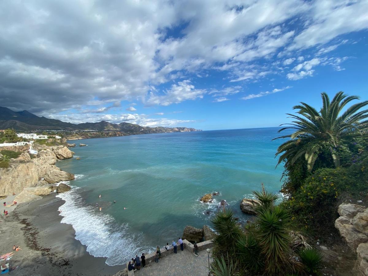 New Townhouse In The Heart Of Nerja With Jacuzzi Villa Luaran gambar