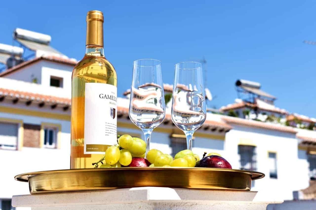 New Townhouse In The Heart Of Nerja With Jacuzzi Villa Luaran gambar