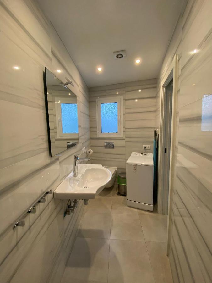 New Townhouse In The Heart Of Nerja With Jacuzzi Villa Luaran gambar