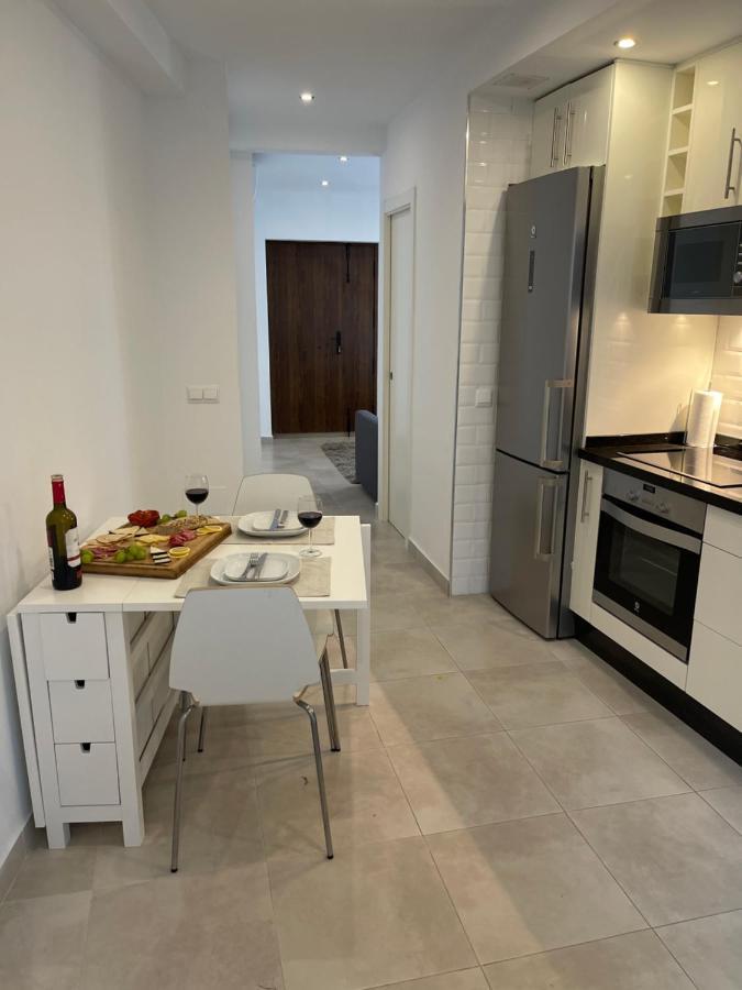 New Townhouse In The Heart Of Nerja With Jacuzzi Villa Luaran gambar